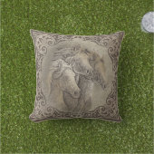 馬のスロー枕 アウトドアクッション (芝生)