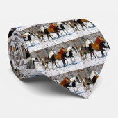 馬のネクタイをのまわりに結ぶ ネクタイ (ロール)