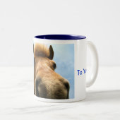 馬のハッピーバースデー、子馬の誕生日の挨拶のマグ ツートーンマグカップ (正面右)