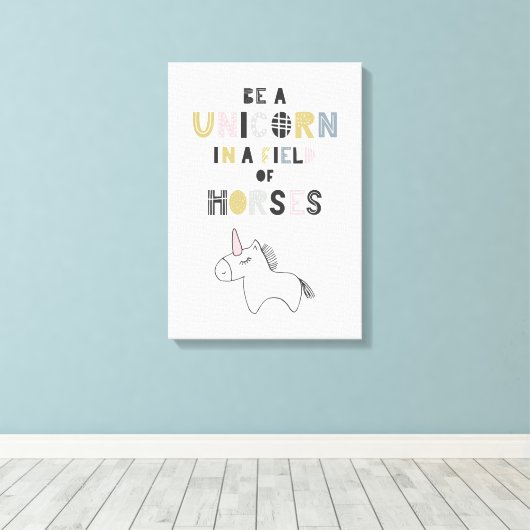 馬のフィールドで一角獣である キャンバスプリント (インサイチュ (ウッドフロア))