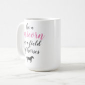 馬のフィールドで一角獣になる コーヒーマグカップ (正面左)