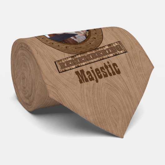 馬のメモリアル馬蹄木の写真 ネクタイ (ロール)