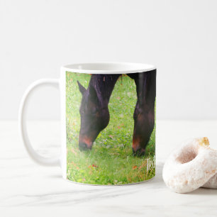 馬の友人の放牧パーソナライズされた コーヒーマグカップ