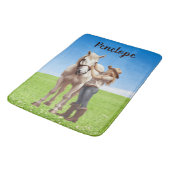 馬の女の子の乗馬の牧草地パーソナライズ バスマット (アングル)