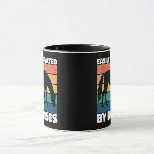 馬の恋人に簡単に気を取られて可愛いポニーおもしろい マグカップ (中央)