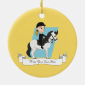 馬の漫画に乗る少女 セラミックオーナメント (裏面)