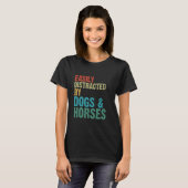 馬の犬に簡単に気を散らす – 馬ライダー&D Tシャツ (正面フル)