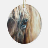 馬の目のクローズアップ セラミックオーナメント (左)