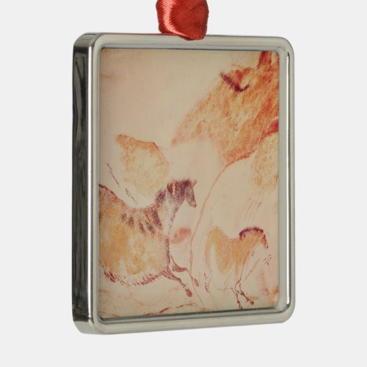 馬の石の絵画、紀元前のc.17000 メタルオーナメント (右)