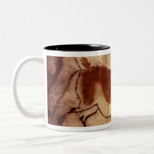 馬の絵画、c.17000を紀元前に揺すって下さい ツートーンマグカップ (左)