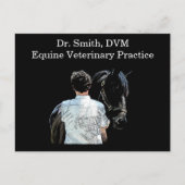 馬の黒い葉書を持つ男 ポストカード (正面)