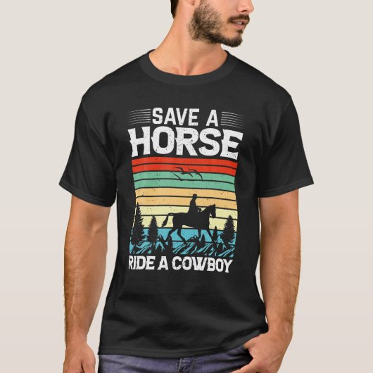 馬をカウボーイに乗せて救う Tシャツ (正面)