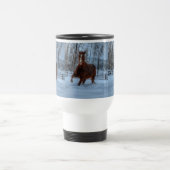 馬を好きな人に雪の上に隠れた馬 トラベルマグ (中央)