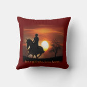 馬を愛しているだけの女の子 クッション (裏面)