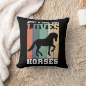 馬を愛する女の子 |レトロヴィンテージ馬 クッション (ブランケット)