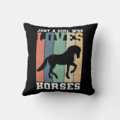 馬を愛する女の子 |レトロヴィンテージ馬 クッション (裏面)