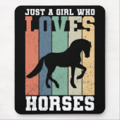馬を愛する女の子 |レトロヴィンテージ馬 マウスパッド (正面)