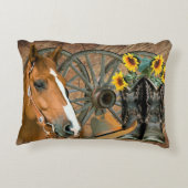 馬カウボーイブーツワゴンホイールヒマワリ西 アクセントクッション (裏面)
