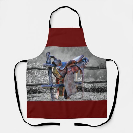 馬サドルの上にコーラルフェンスウェスタン エプロン (正面)