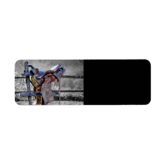 馬サドルの上にコーラルフェンスウェスタン ラベル (正面)