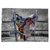 馬サドルの上にコーラルフェンスウェスタン ラージペーパーバッグ (裏面)