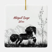 馬パーソナライズされた山クリスマス セラミックオーナメント (裏面)