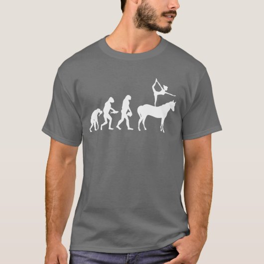 馬上バク転の進化 馬術 馬に乗ったフリーズ Tシャツ (正面)