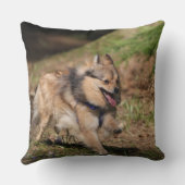 馬具とのポメラニア犬のランニング クッション (裏面)