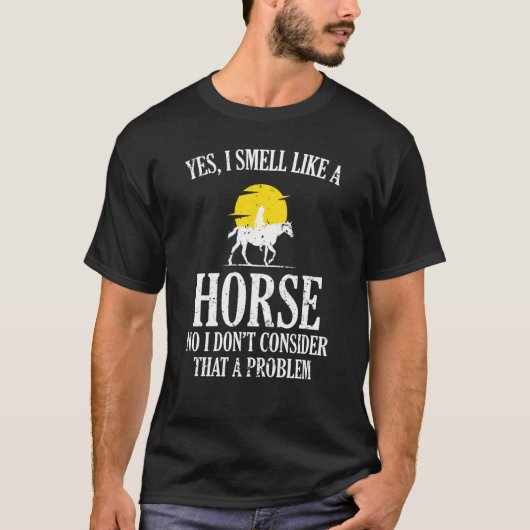 馬女のにおいがする 馬に乗るのが好き Tシャツ (正面)