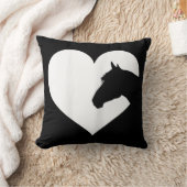 馬好きの贈り物で馬を愛する女と女性 クッション (ブランケット)