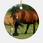 馬家族のオーナメントを牧草を食べること セラミックオーナメント (裏面)