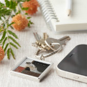 馬小屋の灰色の馬 キーホルダー (側面)