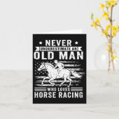 馬術を愛する老人を決して過小評価しない カード (黄色い花)