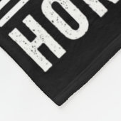 馬術を愛する老人を決して過小評価しない フリースブランケット (角)