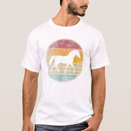 馬術愛好家の女性 ビンテージ調ダサカワ Tシャツ (正面)