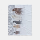 馬走の雪の中 フリースブランケット (正面)