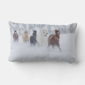 馬走の雪の中 ランバークッション (裏面)