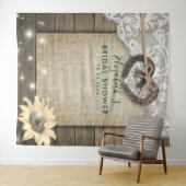 馬蹄形のひまわりが飾られた木製のウェディングシャワーの写真撮影ブース タペストリー (インサイチュ(横))