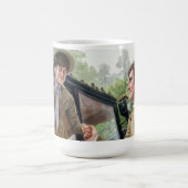 馬車から出るメアリーを手伝うトム コーヒーマグカップ (中央)