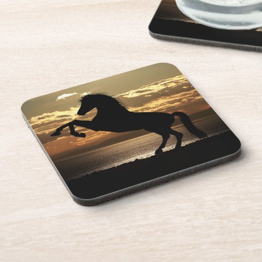 馬 コースター (左側)