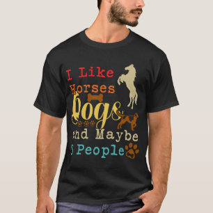 馬+犬+かも+3+人+馬の騎手+犬 Tシャツ