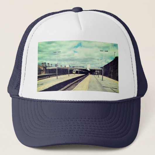 駅で列車を運転する キャップ (正面)