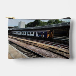 駅で列車 アクセサリーポーチ