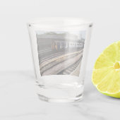 駅で列車 ショットグラス (裏面)