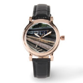 駅で列車 腕時計 (正面)