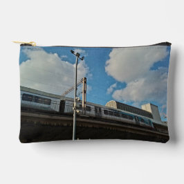 駅で アクセサリーポーチ