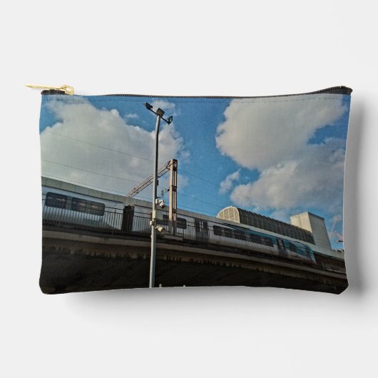 駅で アクセサリーポーチ (正面)