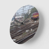 駅に到着する旅客列車の壁時計 ラウンド壁時計 (傾斜)