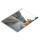 駅に座っている犬 ノートブック (左側)