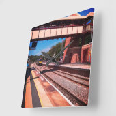 駅来に入る スクエア壁時計 (傾斜)